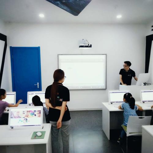 石家庄学中学高阶硬件编程报什么班
