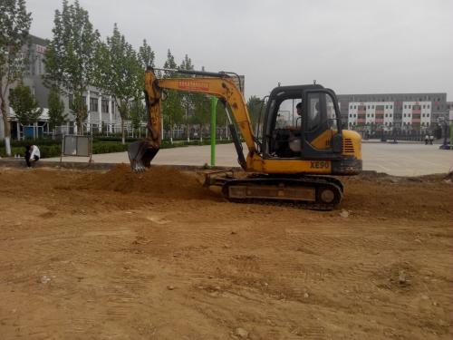 成都彭州市挖掘机司机证培训要多少钱