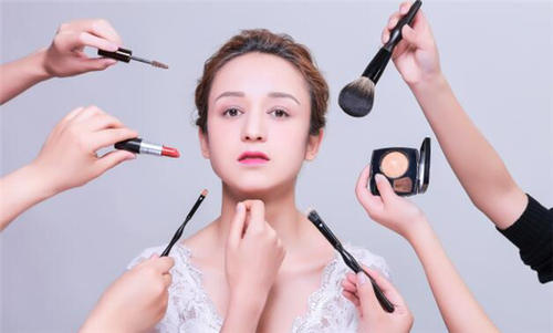 温州龙湾区零基础化妆教育培训排名靠前的机构有哪些