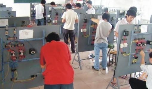 长沙浏阳市高级电工培训班多少钱