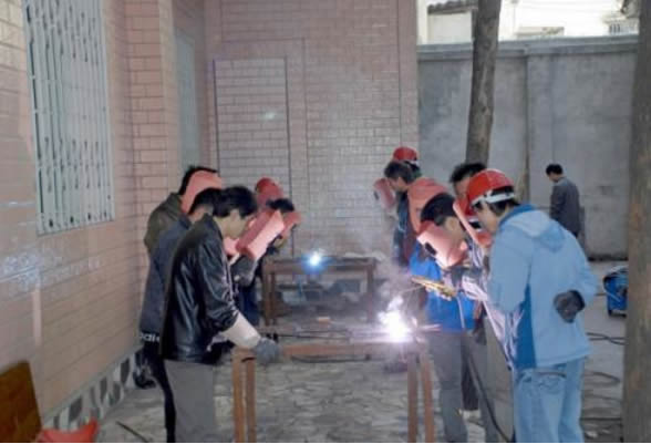 成都温江区焊工证培训学院