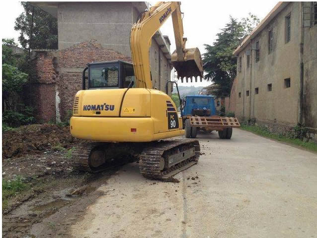 成都青白江区挖掘机司机证培训多少钱