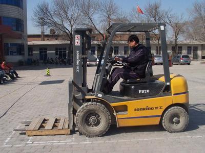 聊城东昌府区学做正规叉车