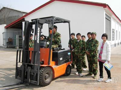 青岛李沧区叉车操作证初中级班