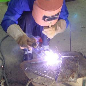 青岛平度市学氩电联焊多少钱