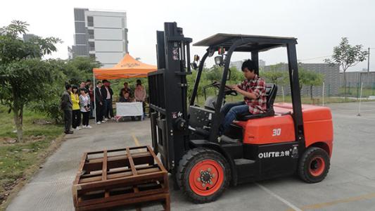 渭南临渭区比较好的正规叉车培训机构