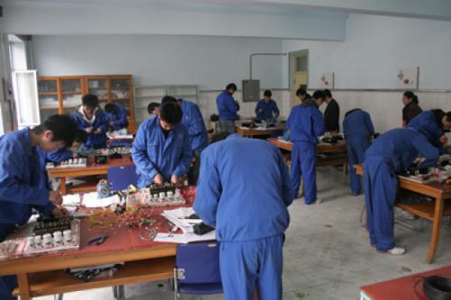 渭南临渭区学低压电工要多少学费