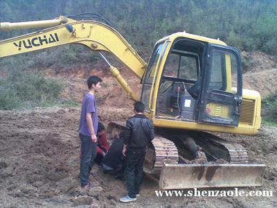 武汉江岸区在哪里学挖掘机资格证