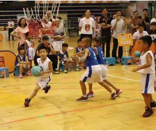 广州越秀区三中中小学生篮球